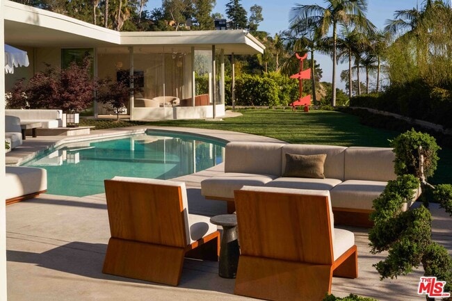 Building Photo - 1865 Loma Vista Dr