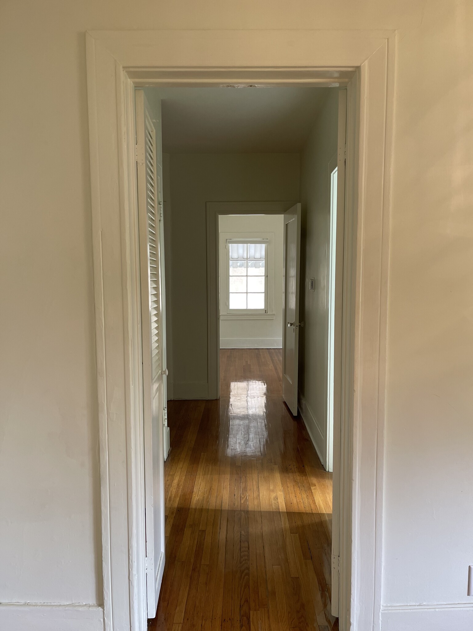 Halway to bedrooms - 324 S Coronado St
