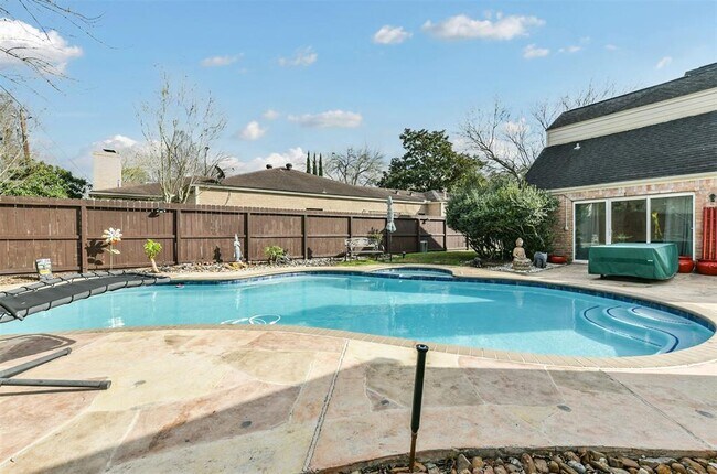 Building Photo - 12114 Rocky Knoll Dr