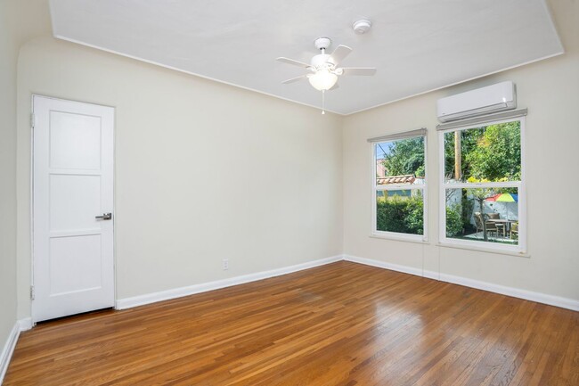 Building Photo - 825 S Holt Ave