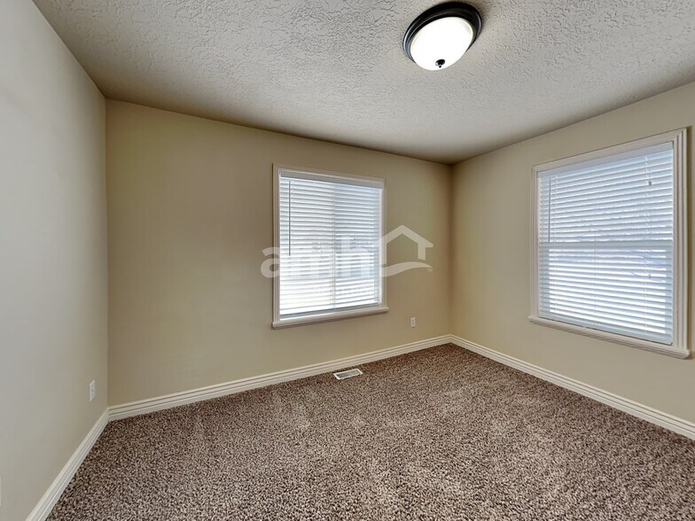 Building Photo - 1245 E 640 S