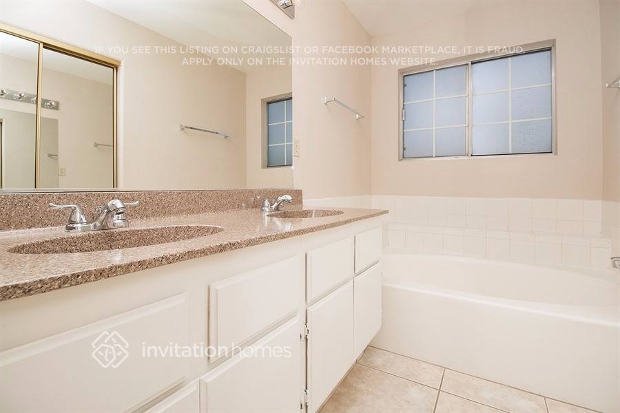 Building Photo - 2116 Running River Rd