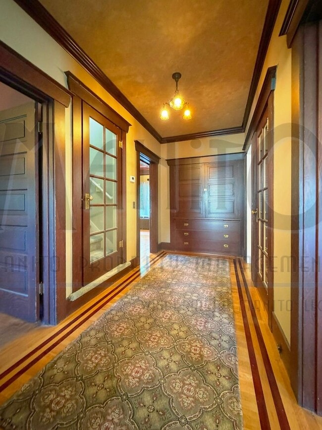 Building Photo - **COMING SOON** South Hill Swank