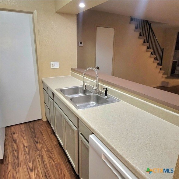 Building Photo - 1108 Covey Ln