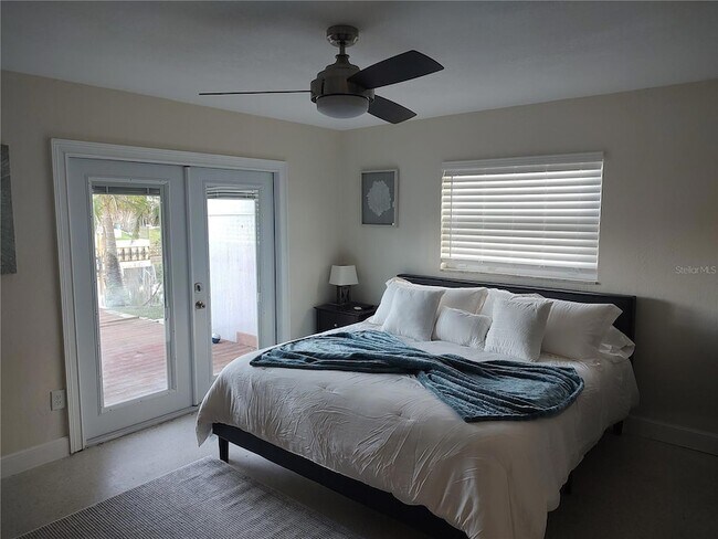 Building Photo - 4165 13th Ln NE