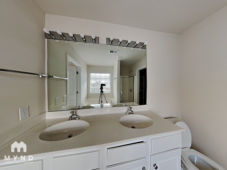 Building Photo - 10629 Claude Freeman Dr