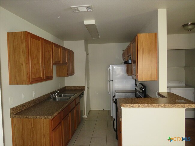 Building Photo - 6509 Temora Loop