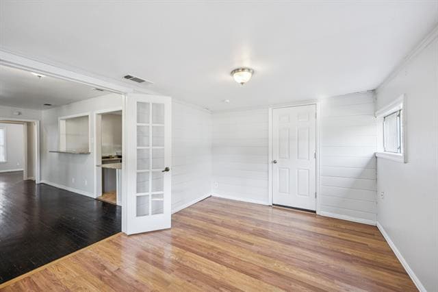 Building Photo - 10433 Cayuga Dr