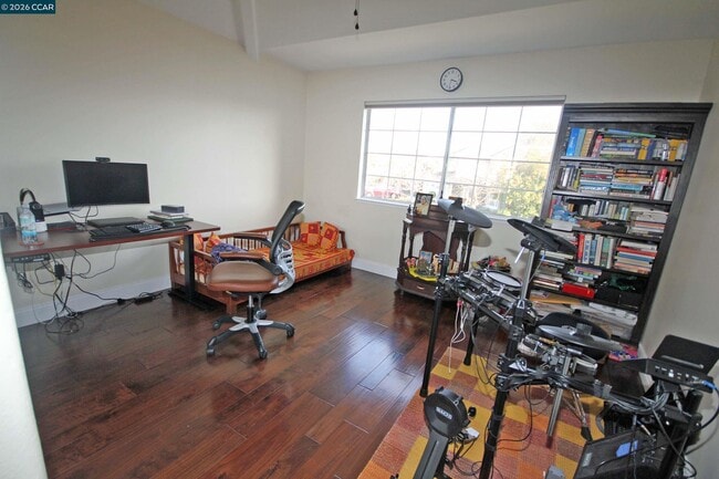 Building Photo - 243 Viewpoint Dr