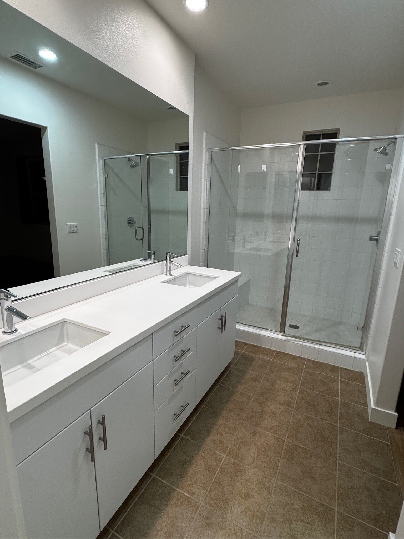 Building Photo - 32 Finch