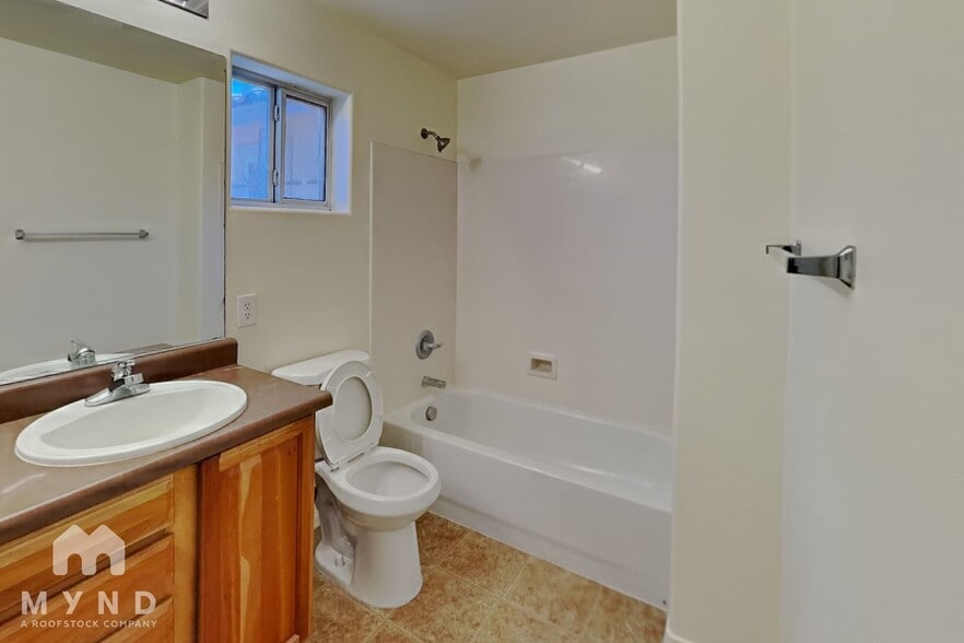 Building Photo - 7056 S GREENEYES Ln