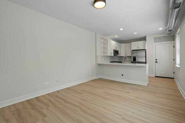 Building Photo - 432 S Maple Ave
