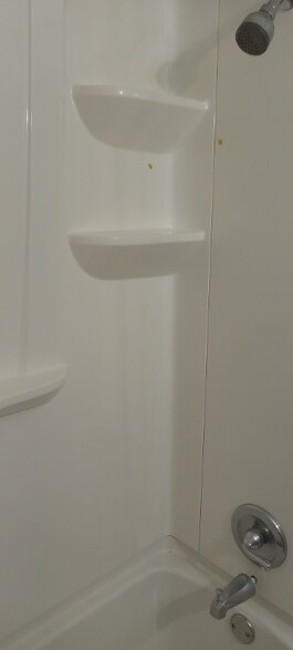 Building Photo - 102 Batiste Garden Cir