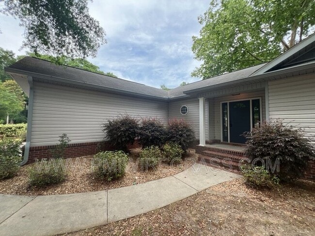 Building Photo - 628 Joe Bruer Rd