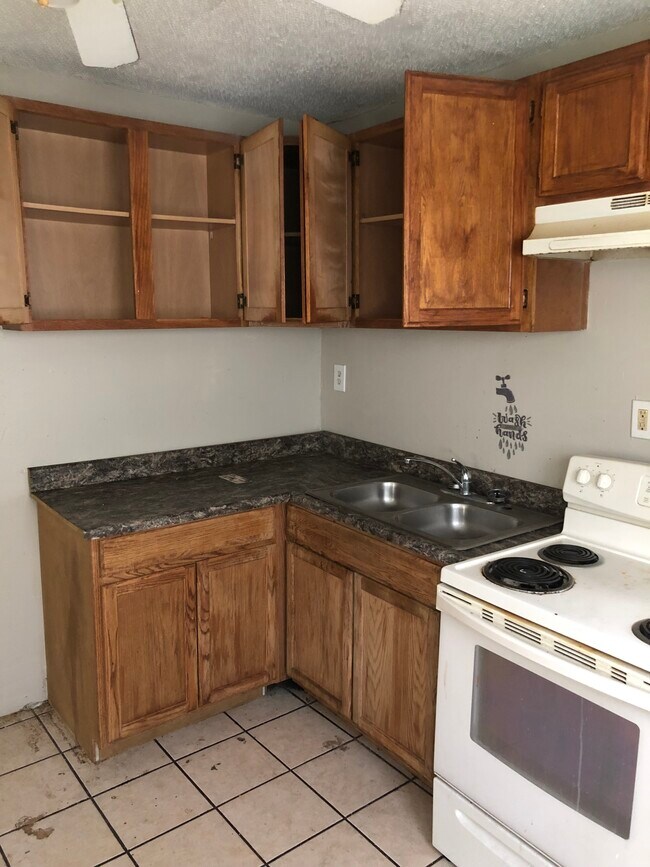 Building Photo - 714 N 25th St