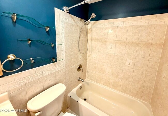 Building Photo - 70 Village Dr