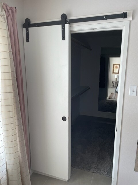 Walk-in closet 9' deep - 3131 Southwest Fwy