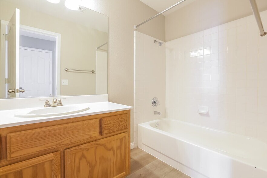 Building Photo - 8828 Dove Cove Dr