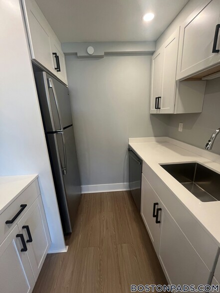 Building Photo - 132 Sherman St