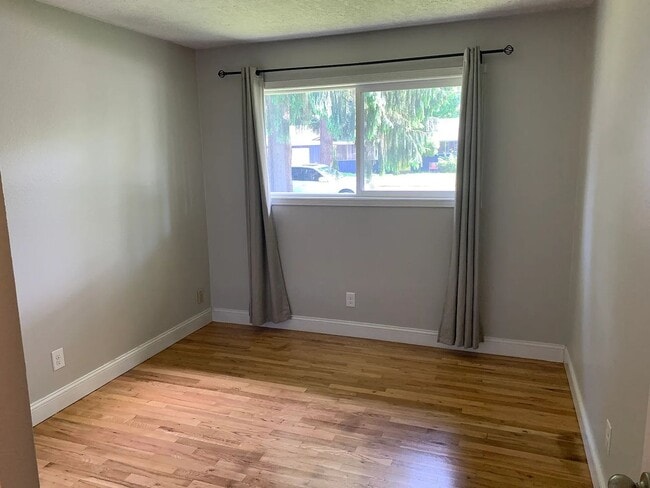 Building Photo - Beautiful ranch style starter home