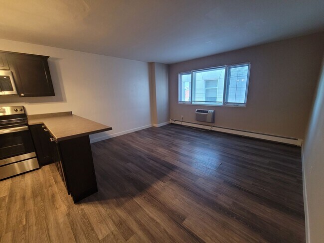 Interior Photo - 1321 Franklin