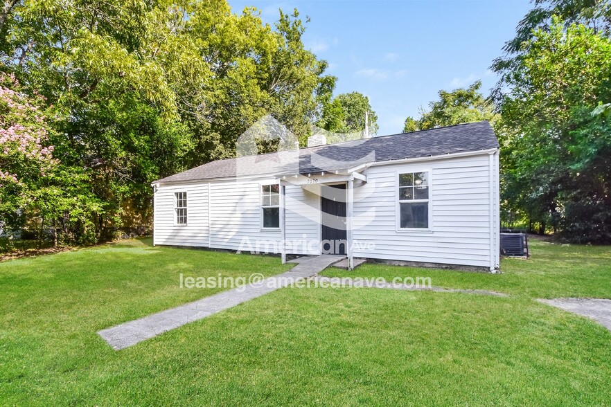 Building Photo - 7030 Sprott St