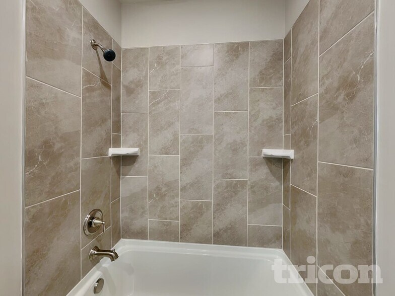 Building Photo - 119 Tradesmen Trl