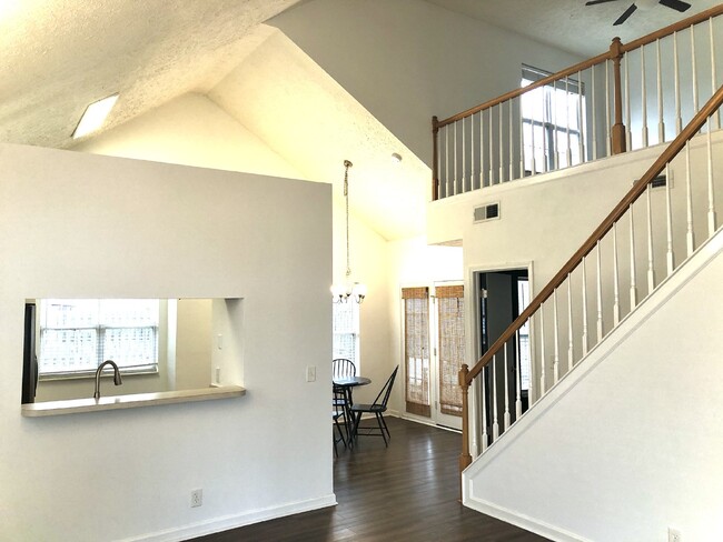 Building Photo - Awesome 3BR/2BA in Hermitage!