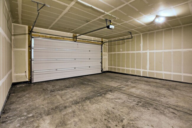 Building Photo - 1695 Grand Ave