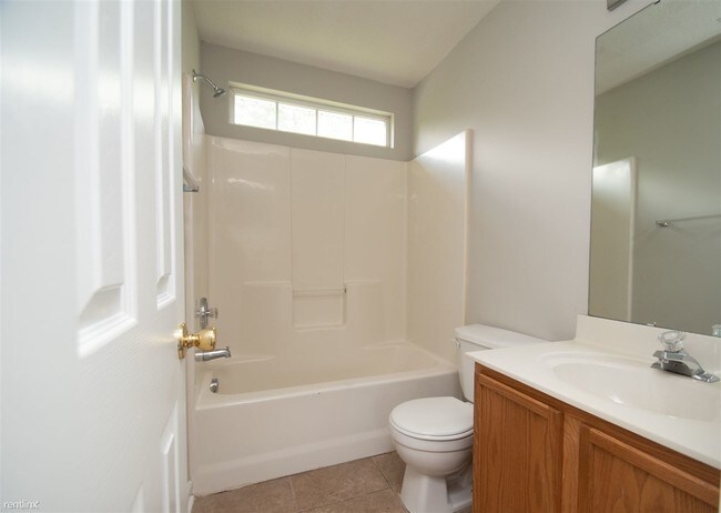 Building Photo - 3 br, 2.5 bath House - 2022 Sunset Village Dr