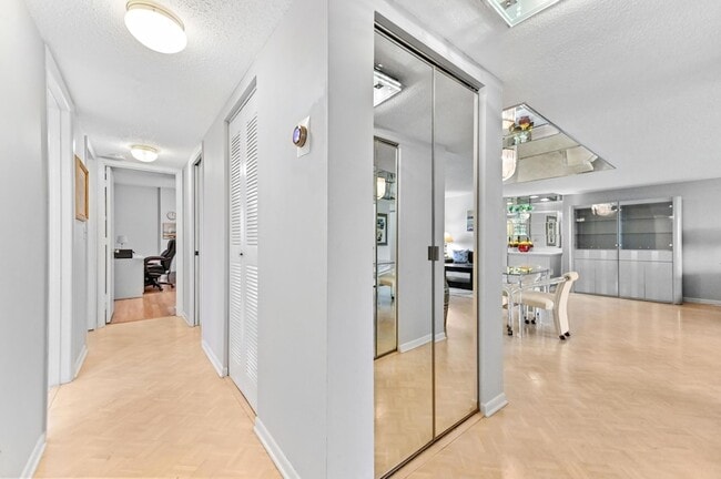 Building Photo - 6768 10th Ave N