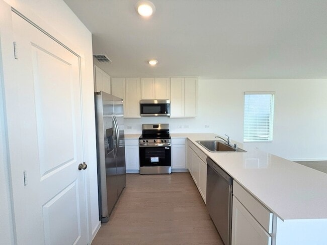 Building Photo - 6220 Sandpiper Ln