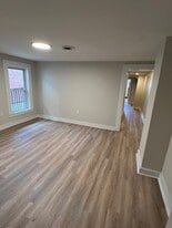 Building Photo - 419 N Market St