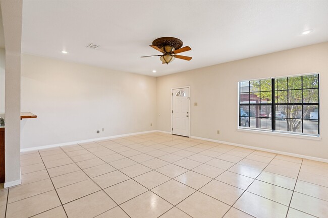 Building Photo - 113 Ramon Cardenas Dr