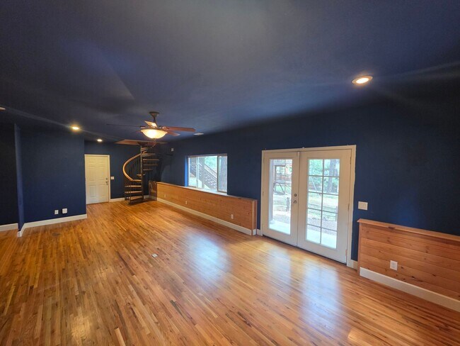 Building Photo - 2374 S Cliffview St