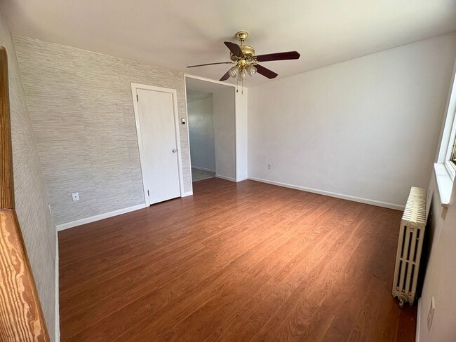 Building Photo - 2 Bedroom 1 Bathroom Townhome Available in Lancaster!