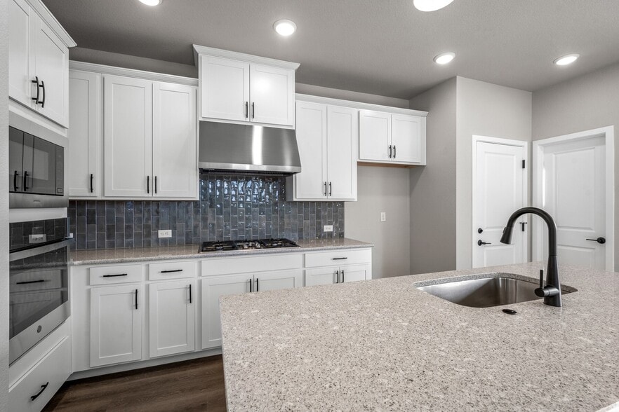 Building Photo - 6395 Laud Pt