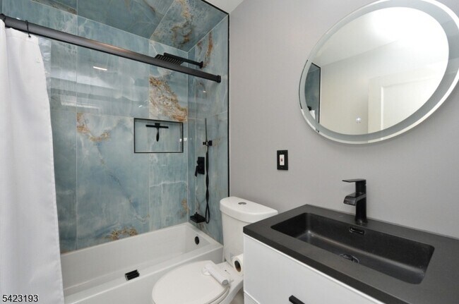 Building Photo - 483 Mt Prospect Ave