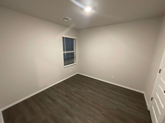 Building Photo - *Zero Regrets with Free Rent + Amazon Cash* Three Bedroom | Two Bath Home in Robinson Ranch