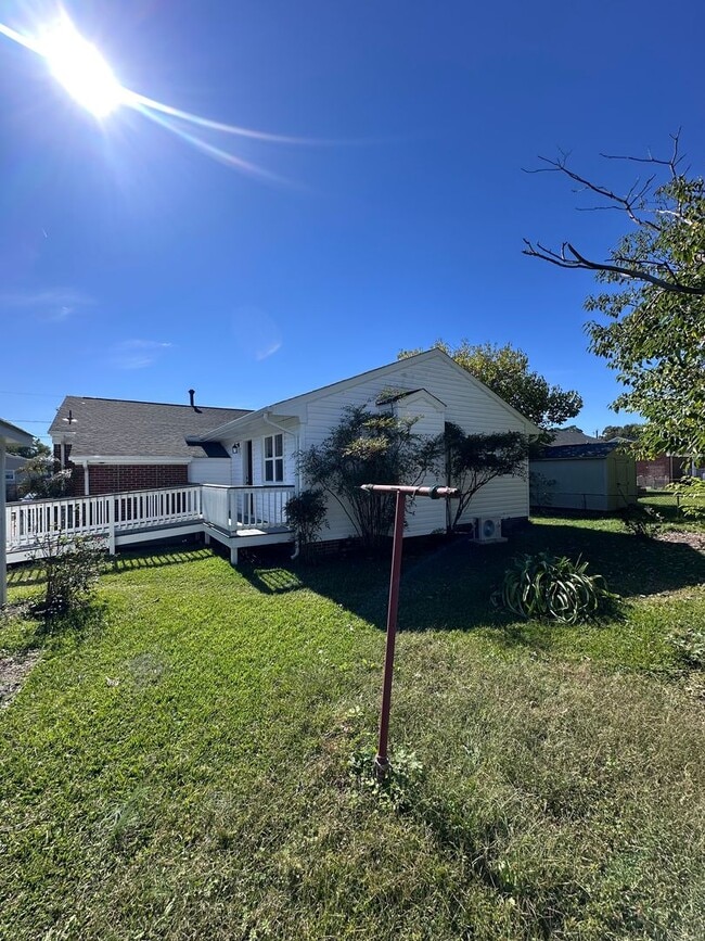 Building Photo - House for Rent