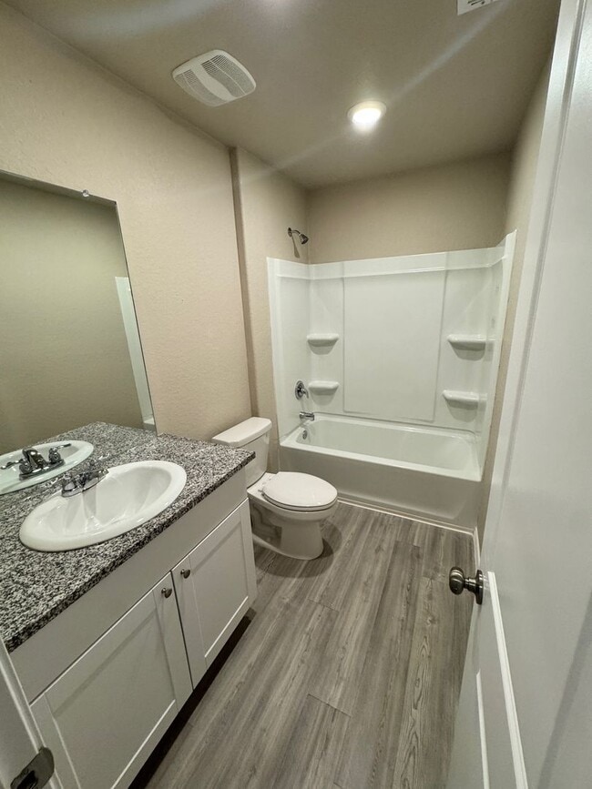 Building Photo - Move-In Ready Modern Home with Open Layout...