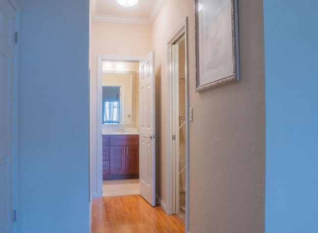 Building Photo - Charming 2 Bed, 2 Bath Condo in Santa Clara