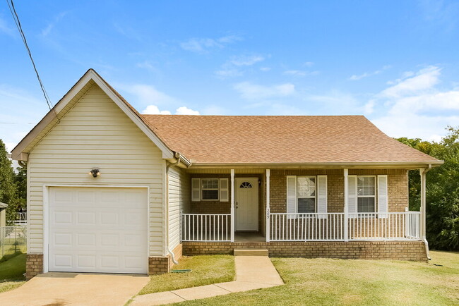 Primary Photo - 209 Pin Oak Ct