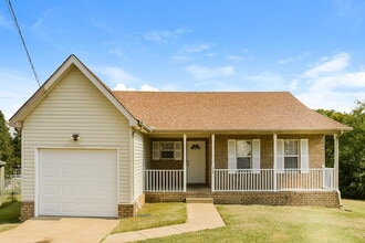 Building Photo - 209 Pin Oak Ct