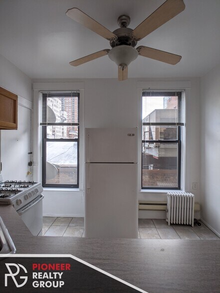 Building Photo - 1212 N Dearborn St