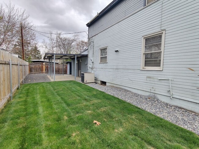 Building Photo - Richland Single Family Home in large lot
