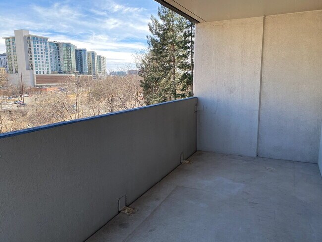 Building Photo - AVAILABLE NOW! Recently remodeled condo on Cherry Creek Trail + Move in Special!