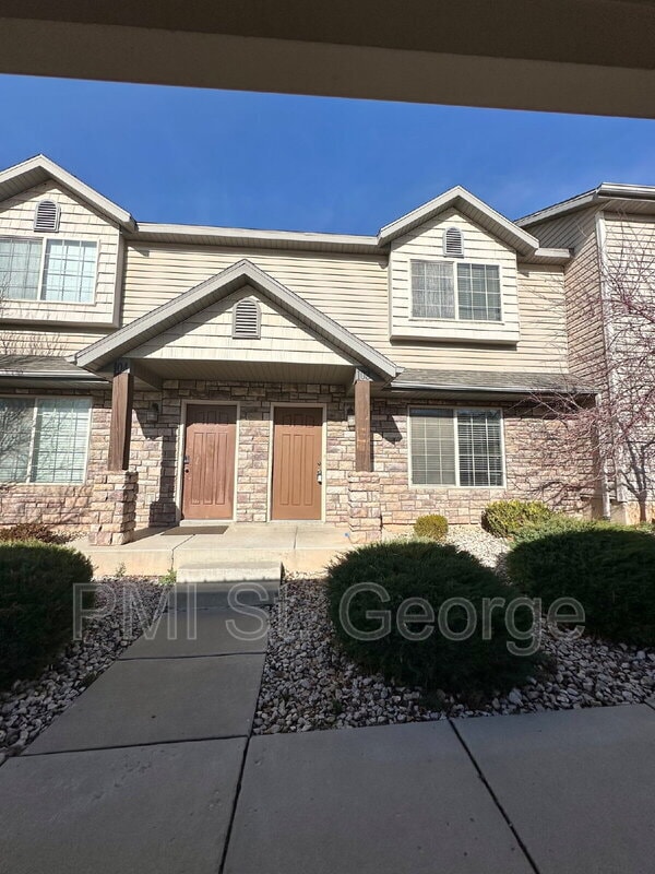 Building Photo - 340 1425 N St