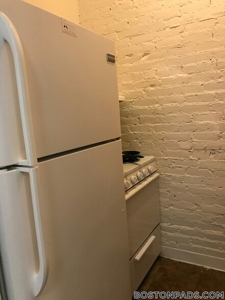 Building Photo - 896 Huntington Ave