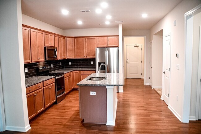 Building Photo - 2 Winslow Ln